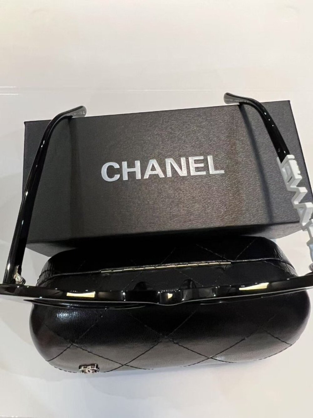 CHANEL Sunglasses Women's Polarized-Black/White CC Logo New With Box - Picture 9 of 9